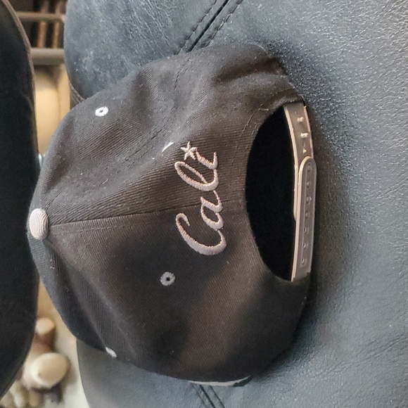 Hat - Picture 3 of 5